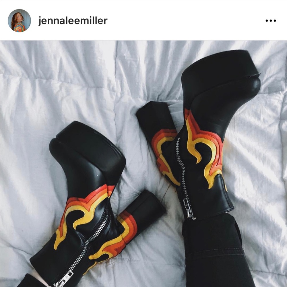 CURRENT MOOD Flame Platform Boots